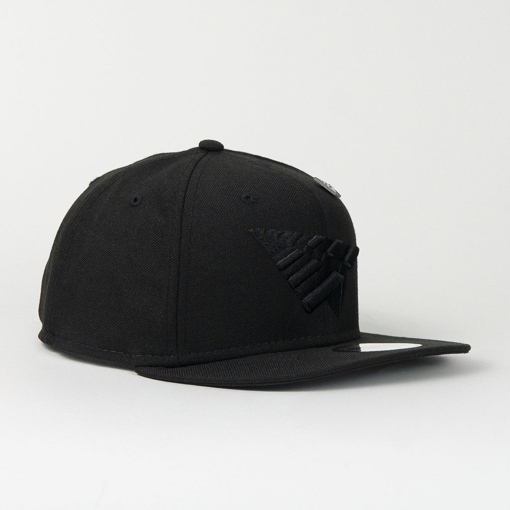 Gorra PAPER PLANE ALL BLACK | Snapback Visera Plana