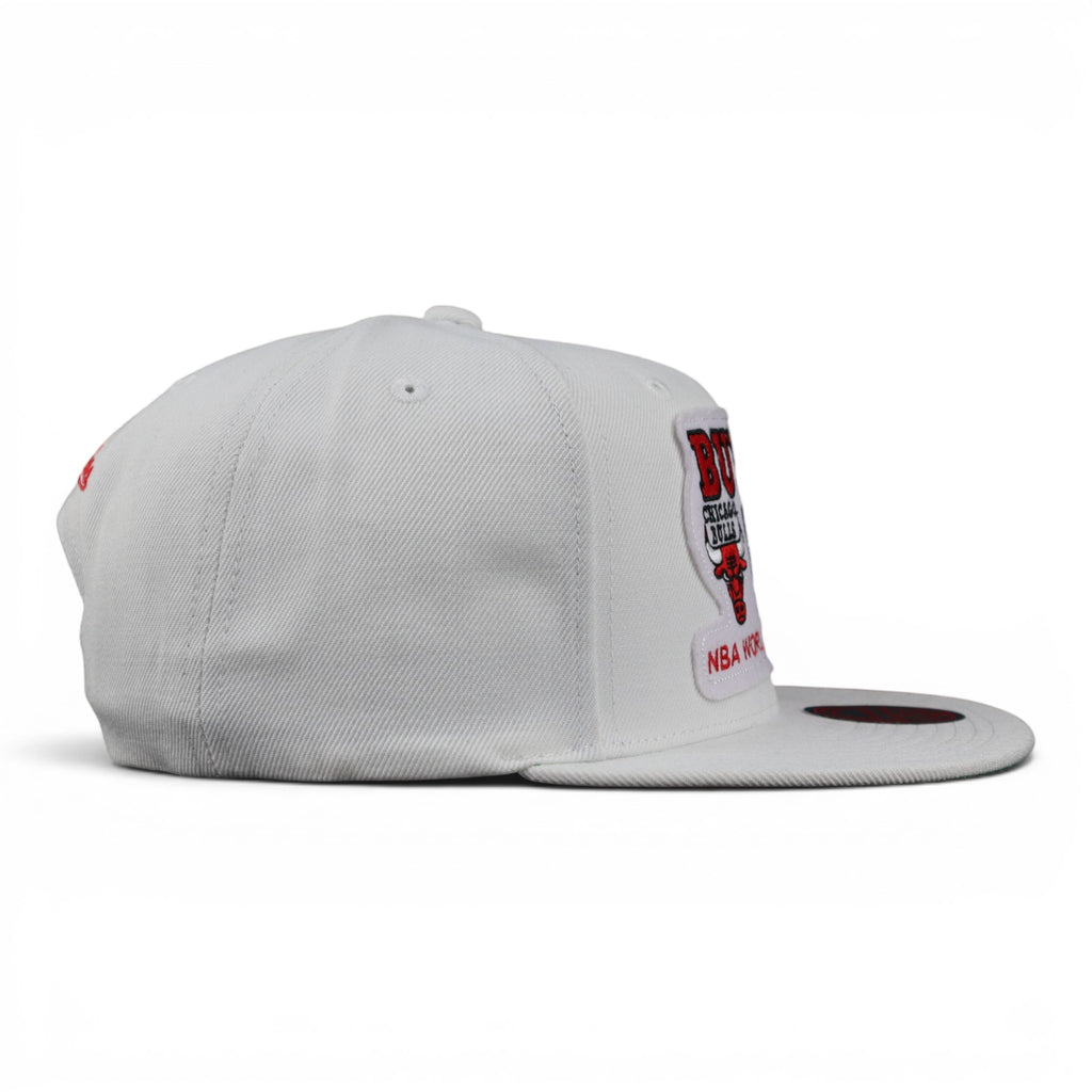GORRA MITCHELL & NESS BULLS 91 CHAMPS HWC WHT