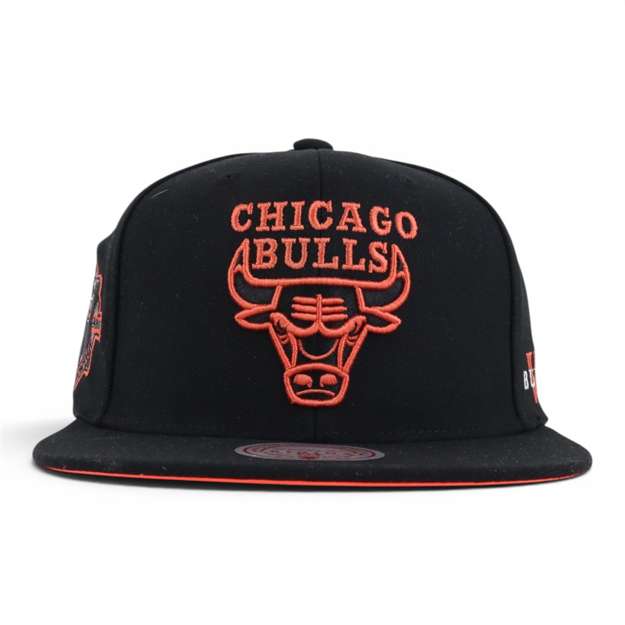 GORRA MITCHELL & NESS BULLS CORE VI BLACK/ORG NEON