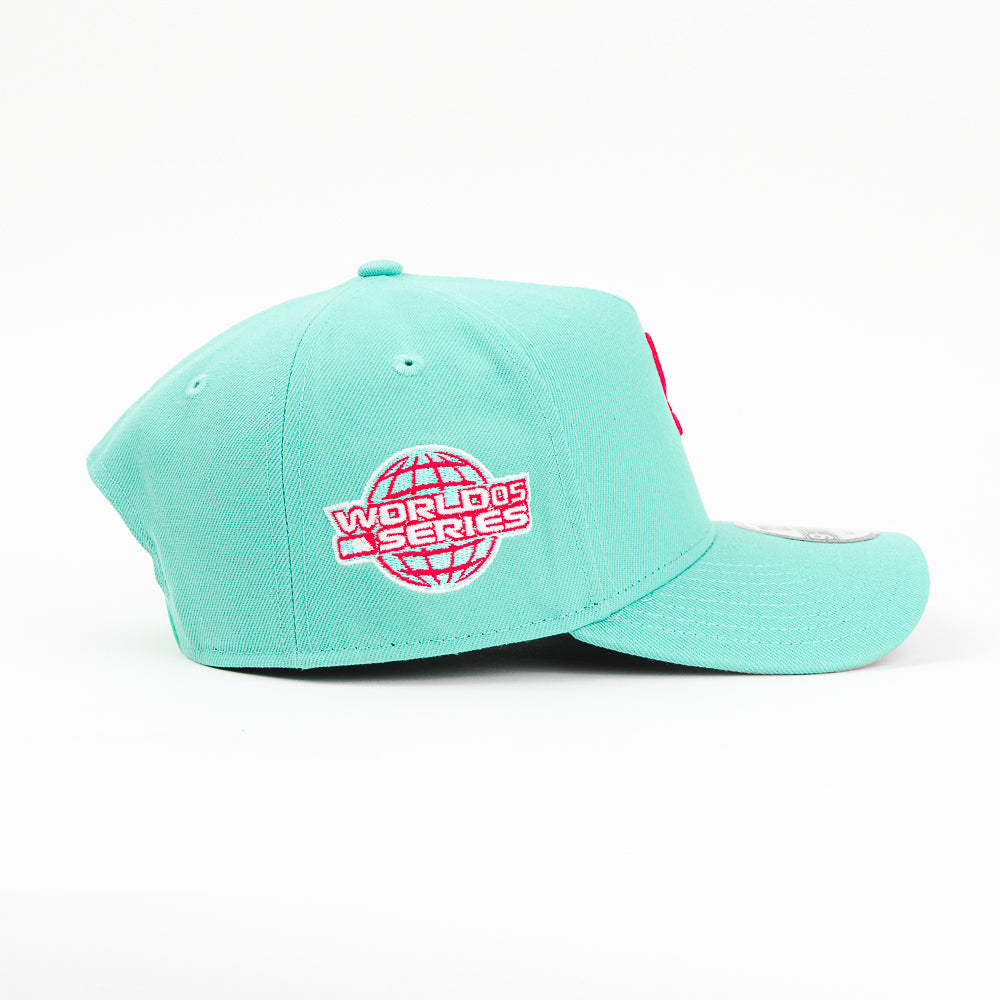 GORRA A FRAME NEW ERA WHITE SOX WORLD 05 SERIES AQUA /PINK