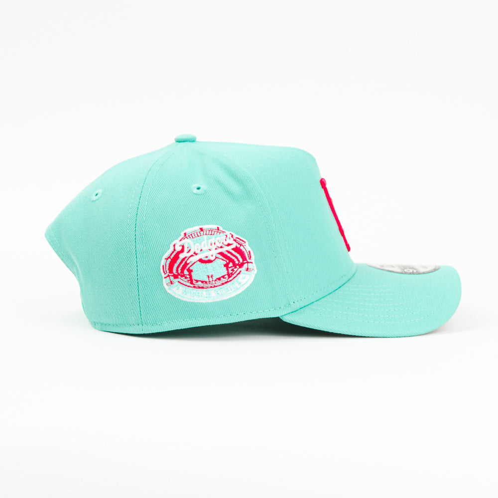 GORRA A FRAME NEW ERA DODGERS WORL SERIE 1915 AQUA/PINK