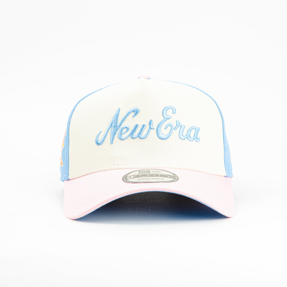 GORRA A FRAME NEW ERA NEW ERA ALEBRIJE BEIGE/PINK