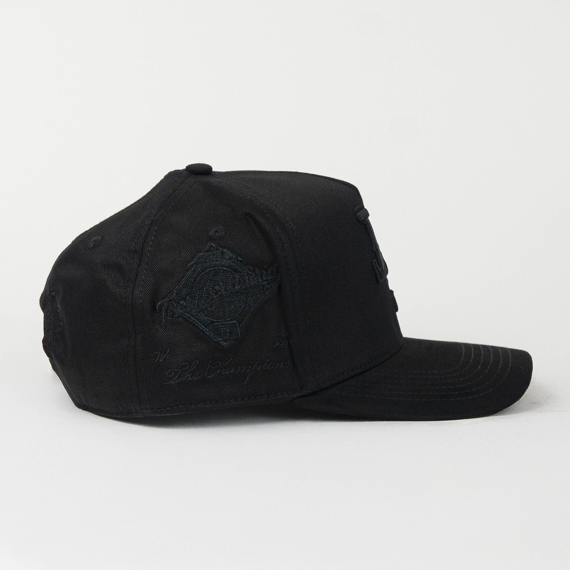 Gorra El Tiros Caps LOU LOU ALL BLACK VISOR SUEDE de Gamuza | Snapback Visera Plana