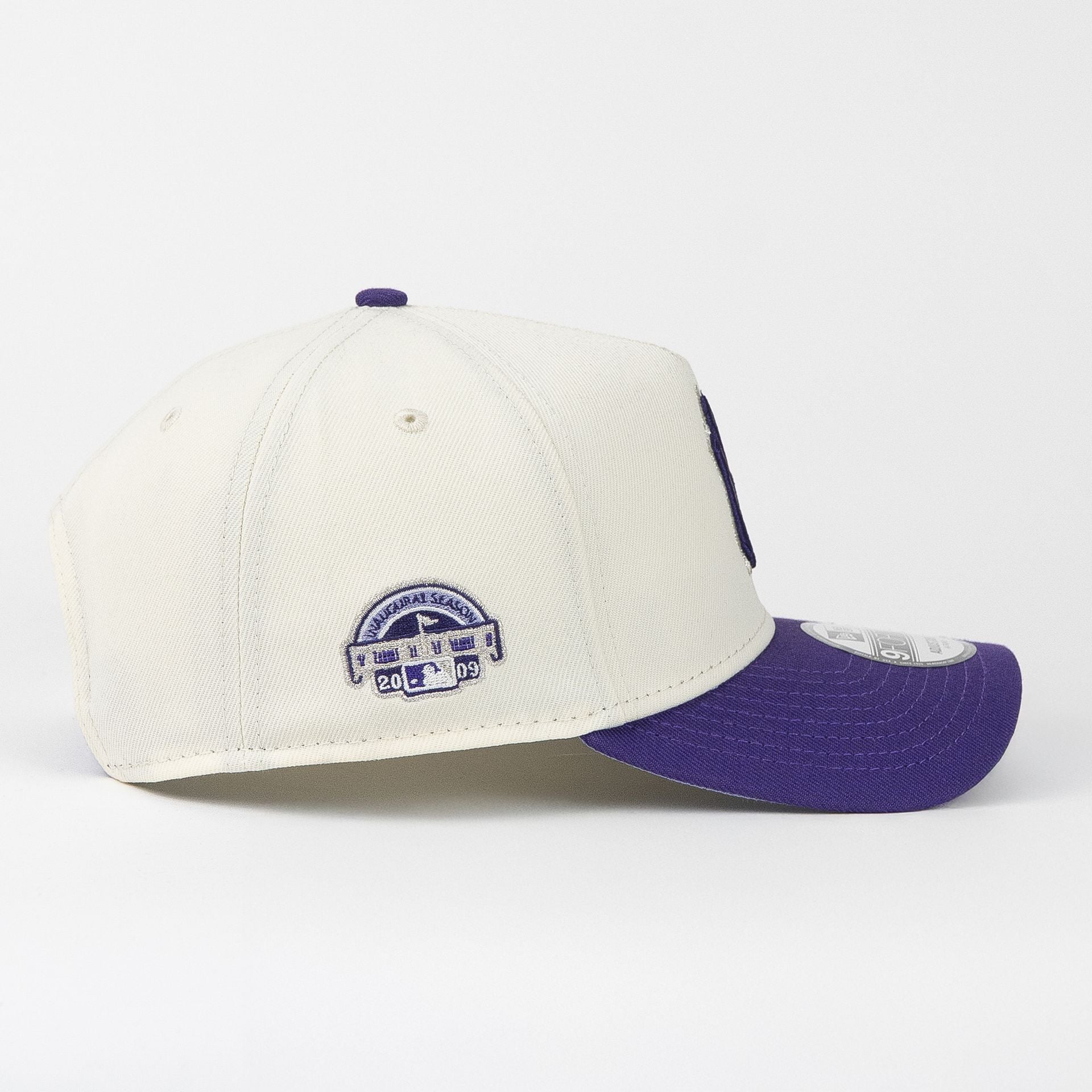 Gorra New Era A-Frame YANKEES SEASON 2009 NATURAL/PURPLE 940F | Visera Curva Snapback