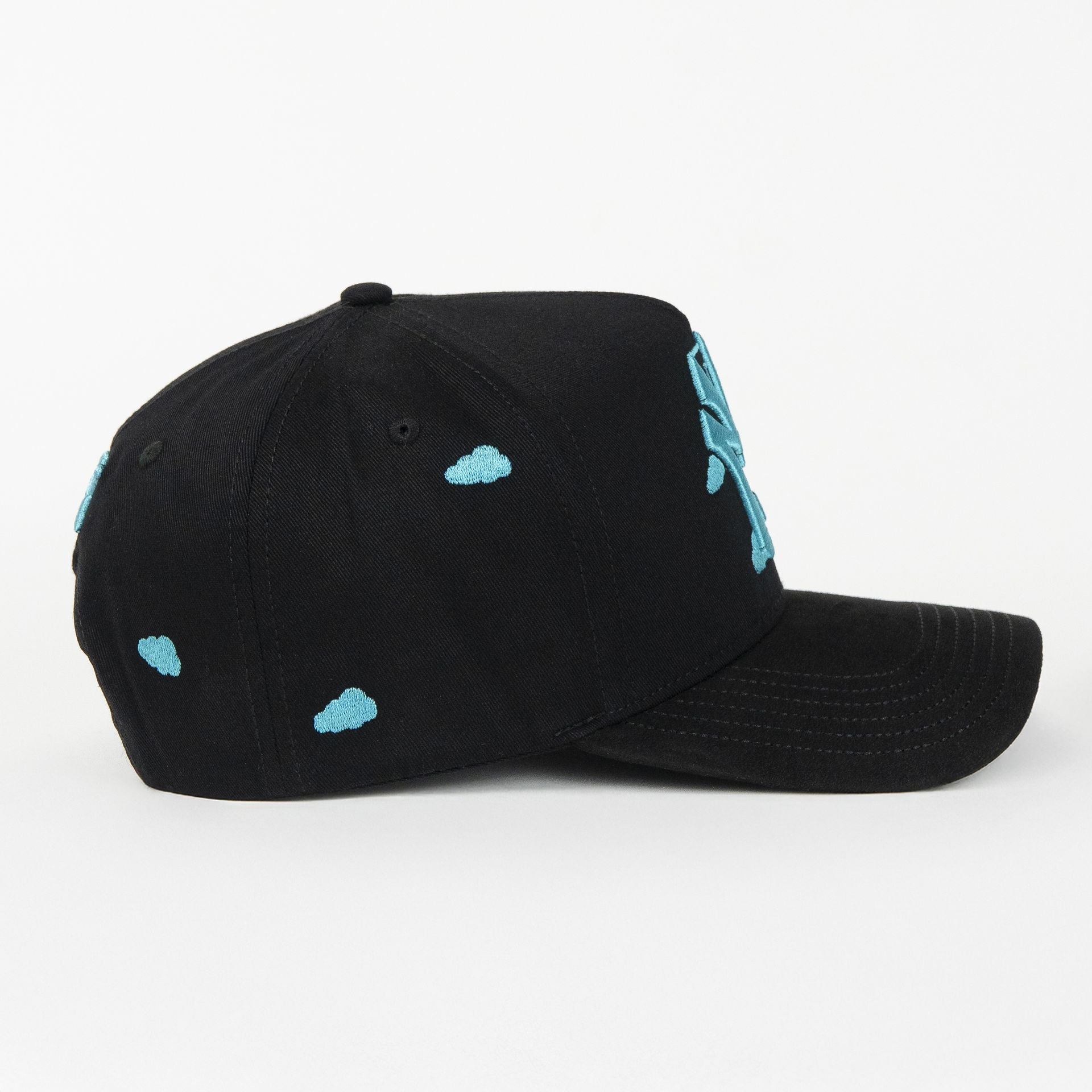 Gorra Dakaps NY LA CLOUD AQUA BLACK VISOR SUEDE | Snapback Visera Curva