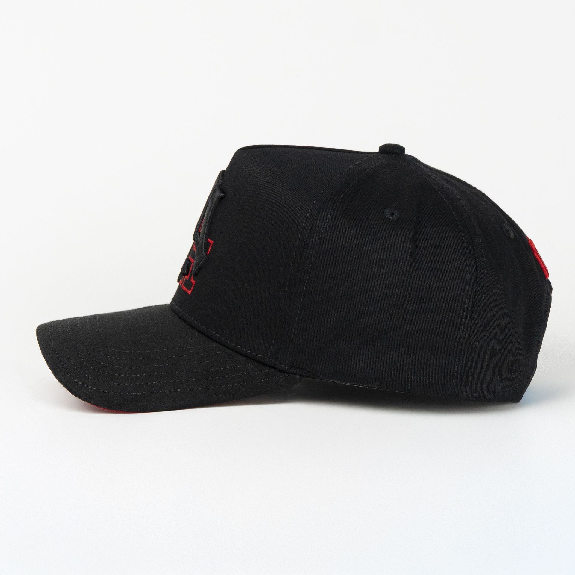 Gorra Dakaps NY LA BLACK/RED VISOR SUEDE | Snapback Visera Curva