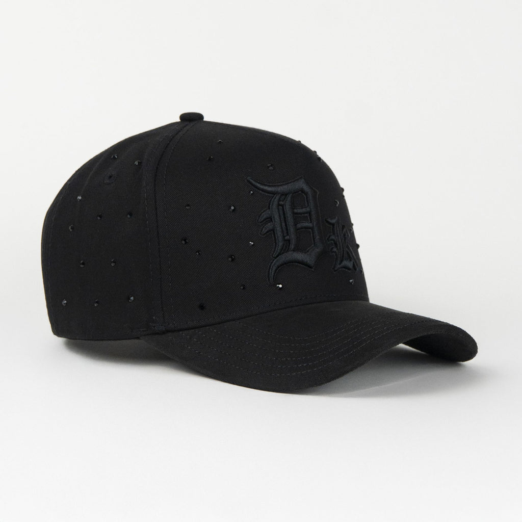 Gorra Dakaps DK CRISTALES ALL BLACK VISOR SUEDE | Snapback Visera Curva
