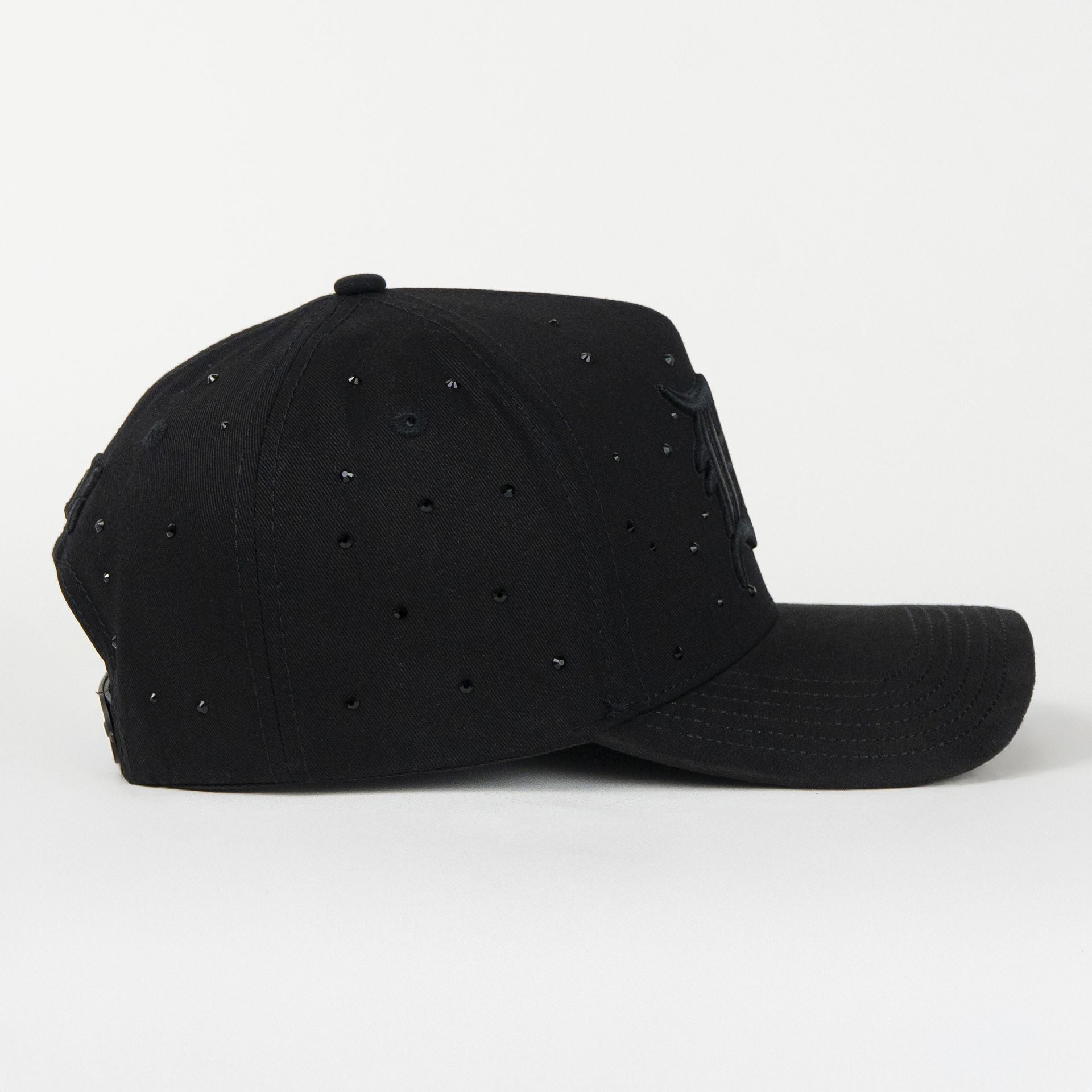 Gorra Dakaps DK CRISTALES ALL BLACK VISOR SUEDE | Snapback Visera Curva
