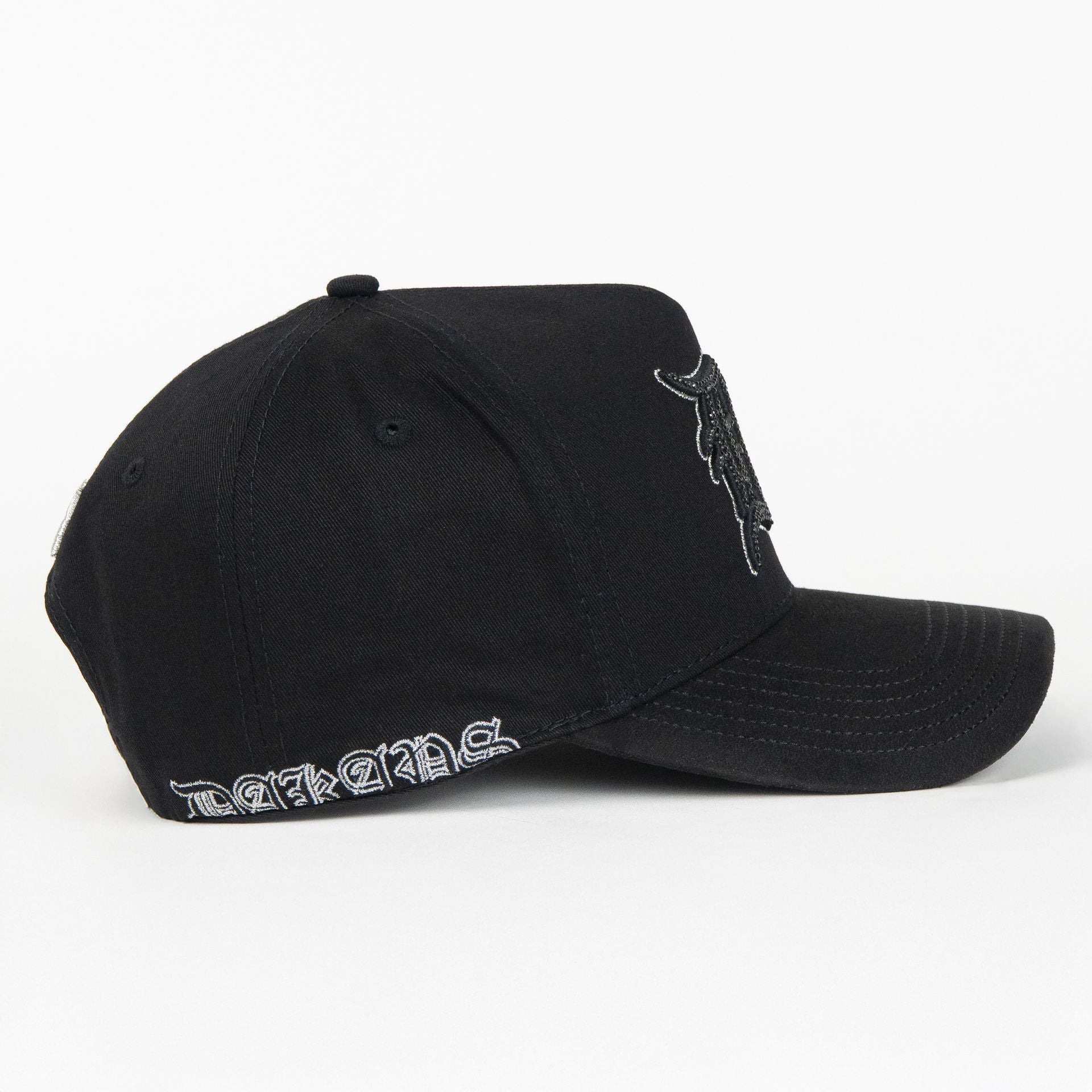 Gorra Dakaps DK CRISTALES II BLACK/SILVER VISOR SUEDE | Snapback Visera semicurva