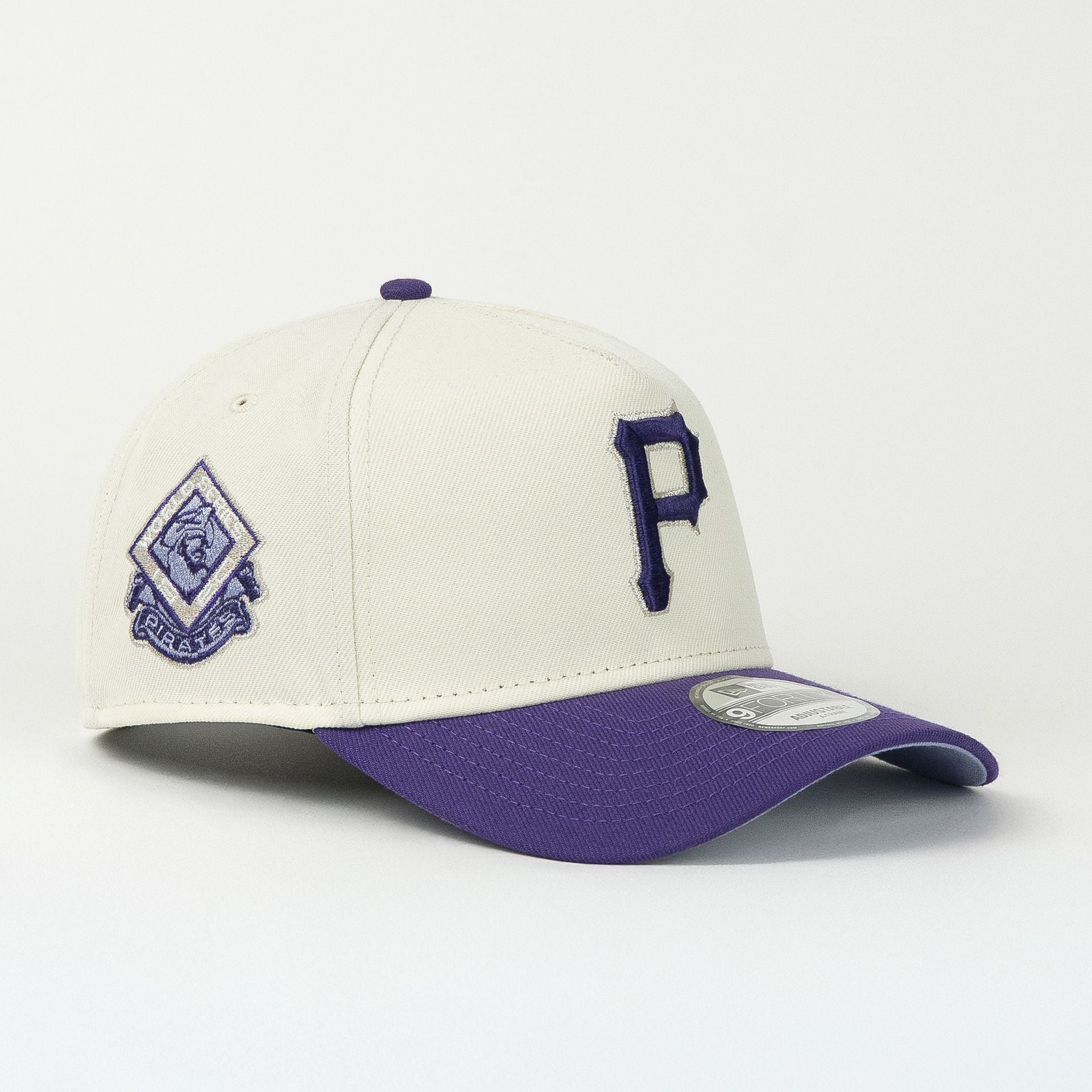 Gorra New Era A-Frame PIRATES SIDE PATCH NATURAL/PURPLE 940F | Snapback Visera Curva