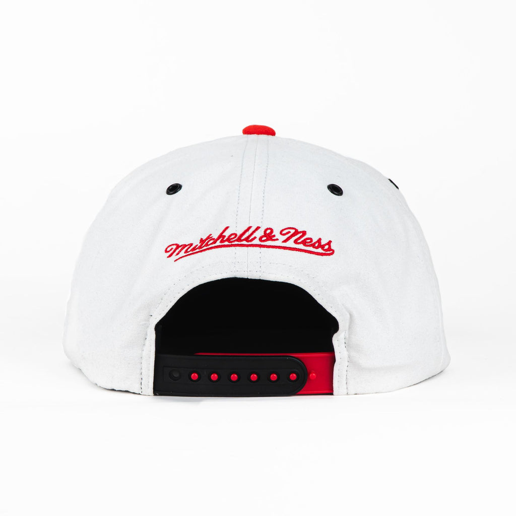 Gorra Mitchell & Ness BULLS DAY WHITE/RED | Visera Plana Snapback