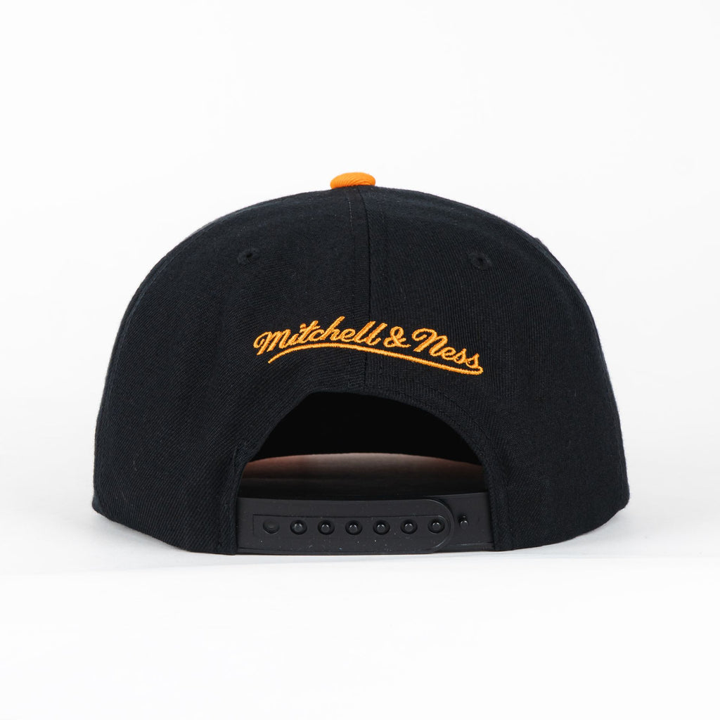 Gorra Mitchell & Ness BULLS DAY ONE WHITE/ORANGE
| Visera Plana Snapback