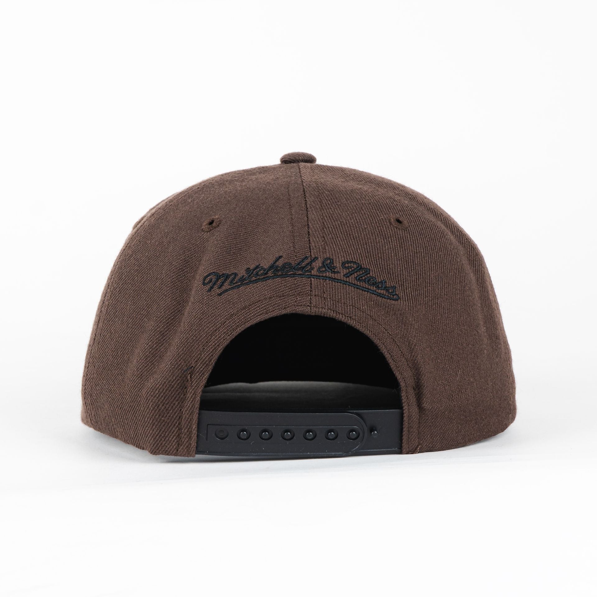 Gorra Mitchell & Ness BULLS DAY BROWN/BLACK | Visera Plana Snapback
