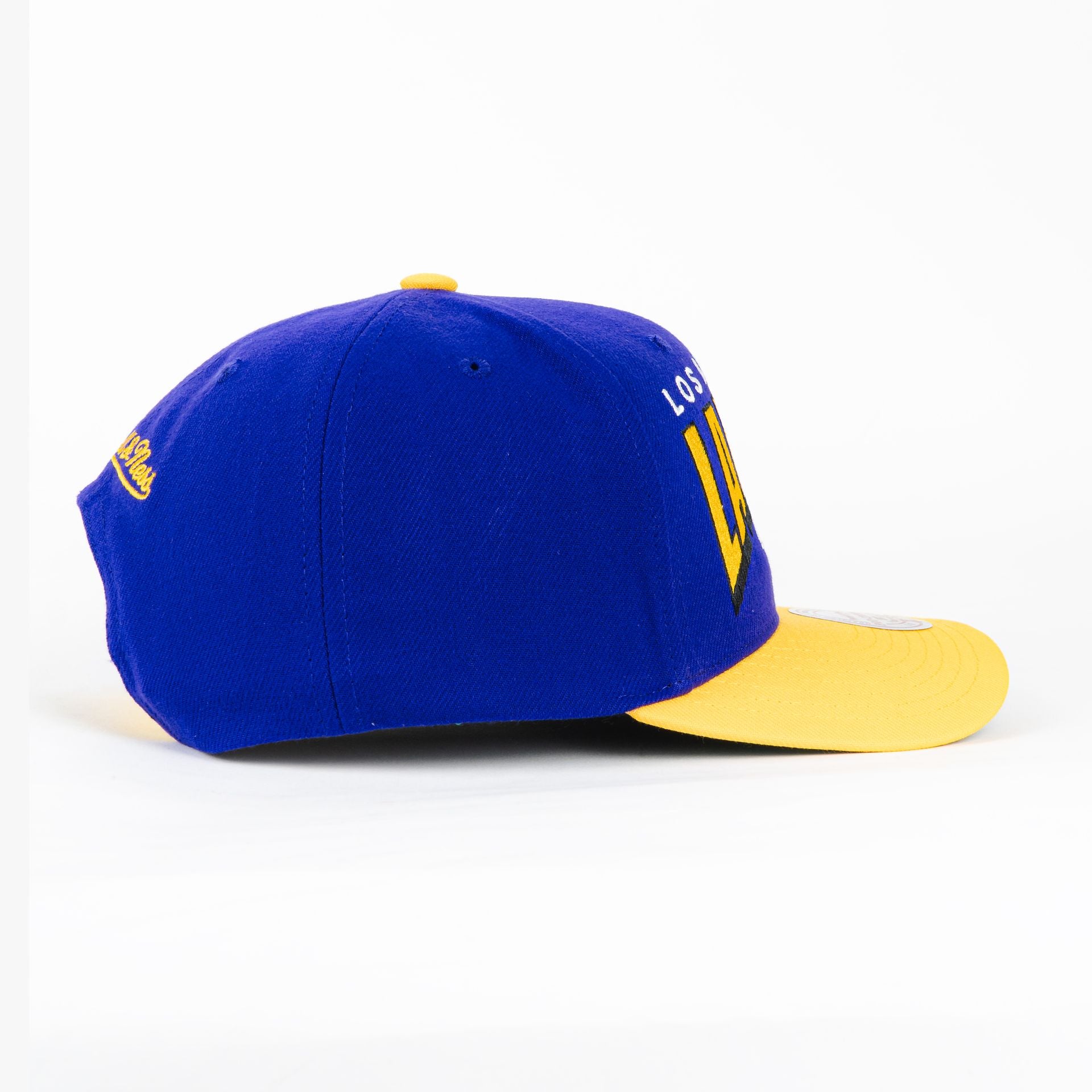 Gorra Mitchell & Ness LAKERS BOOM TEXT PURPLE/YELLOW | Visera Curva Snapback