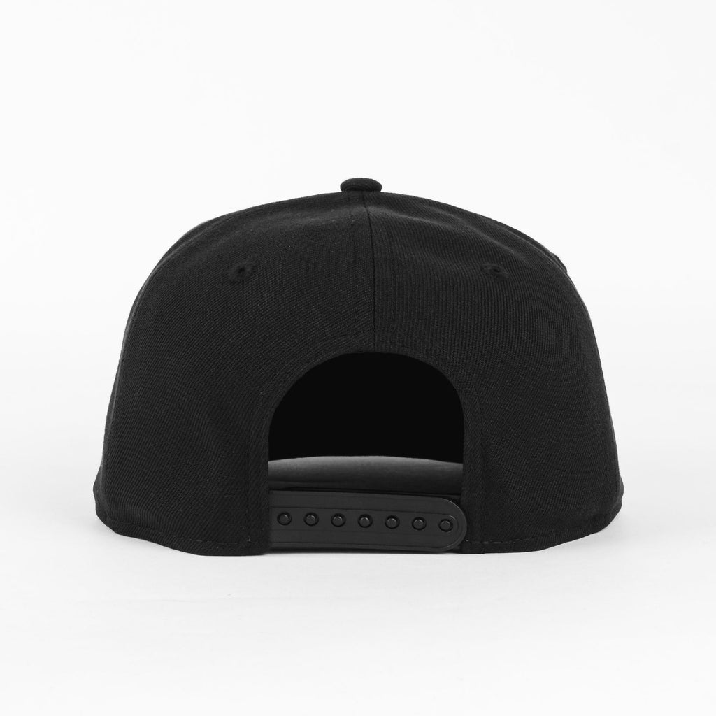 Gorra New Era YANKEES BASIC ALL BLK | Visera Corta Plana Snapback