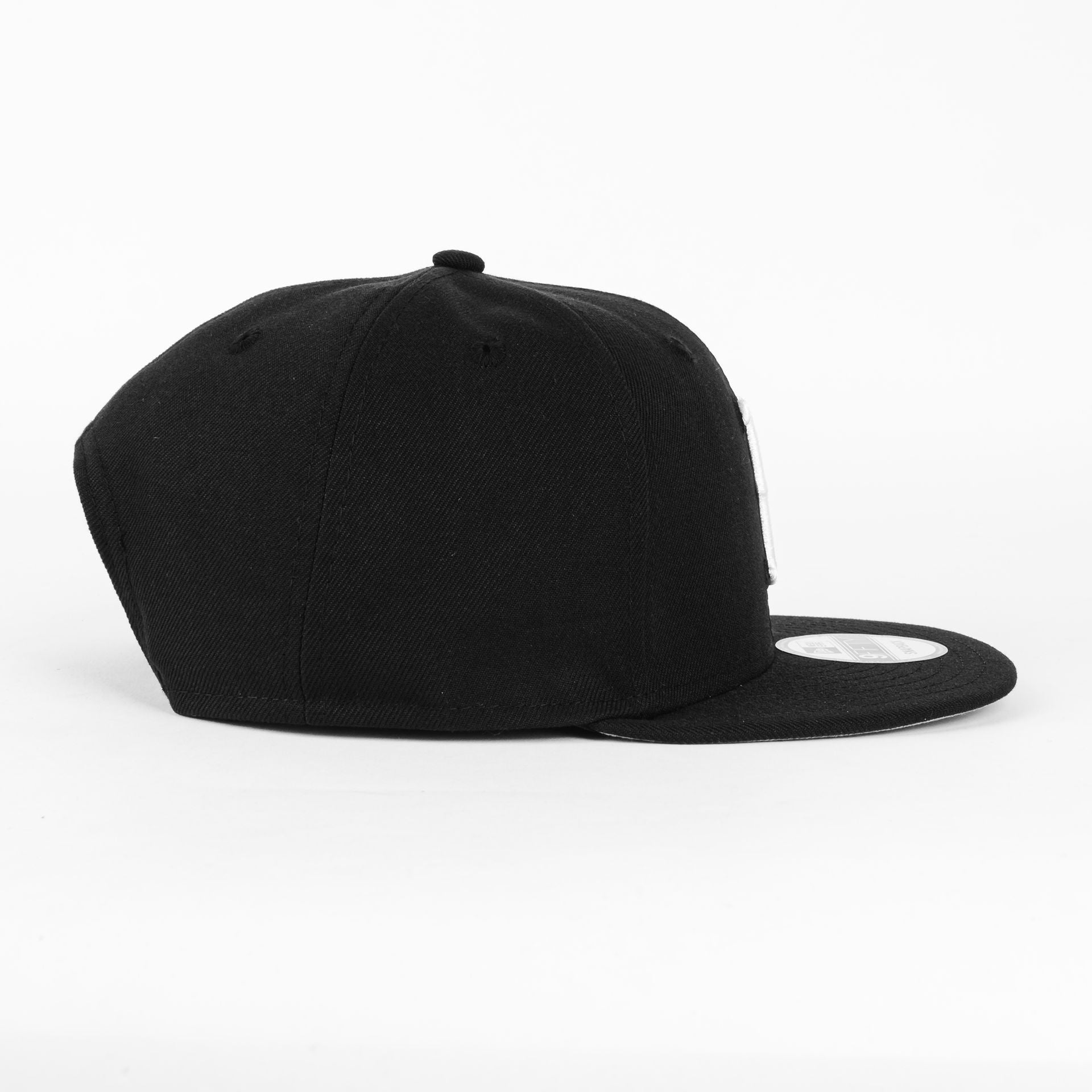 Gorra New Era RED SOX BASIC BLK/WHT | Visera Corta Plana Snapback