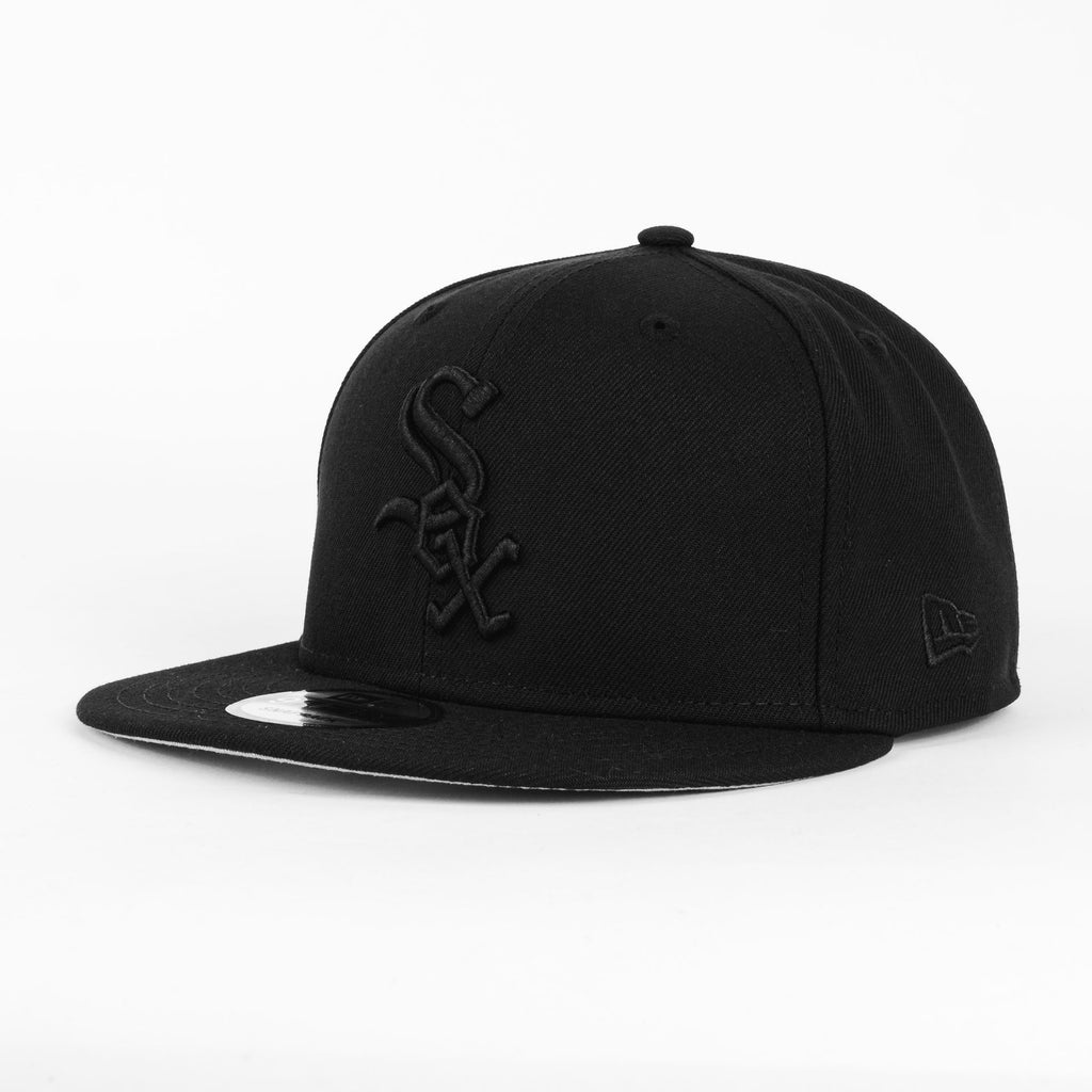 Gorra New Era WHITE SOX BASIC ALL BLK | Visera Corta Plana Snapback