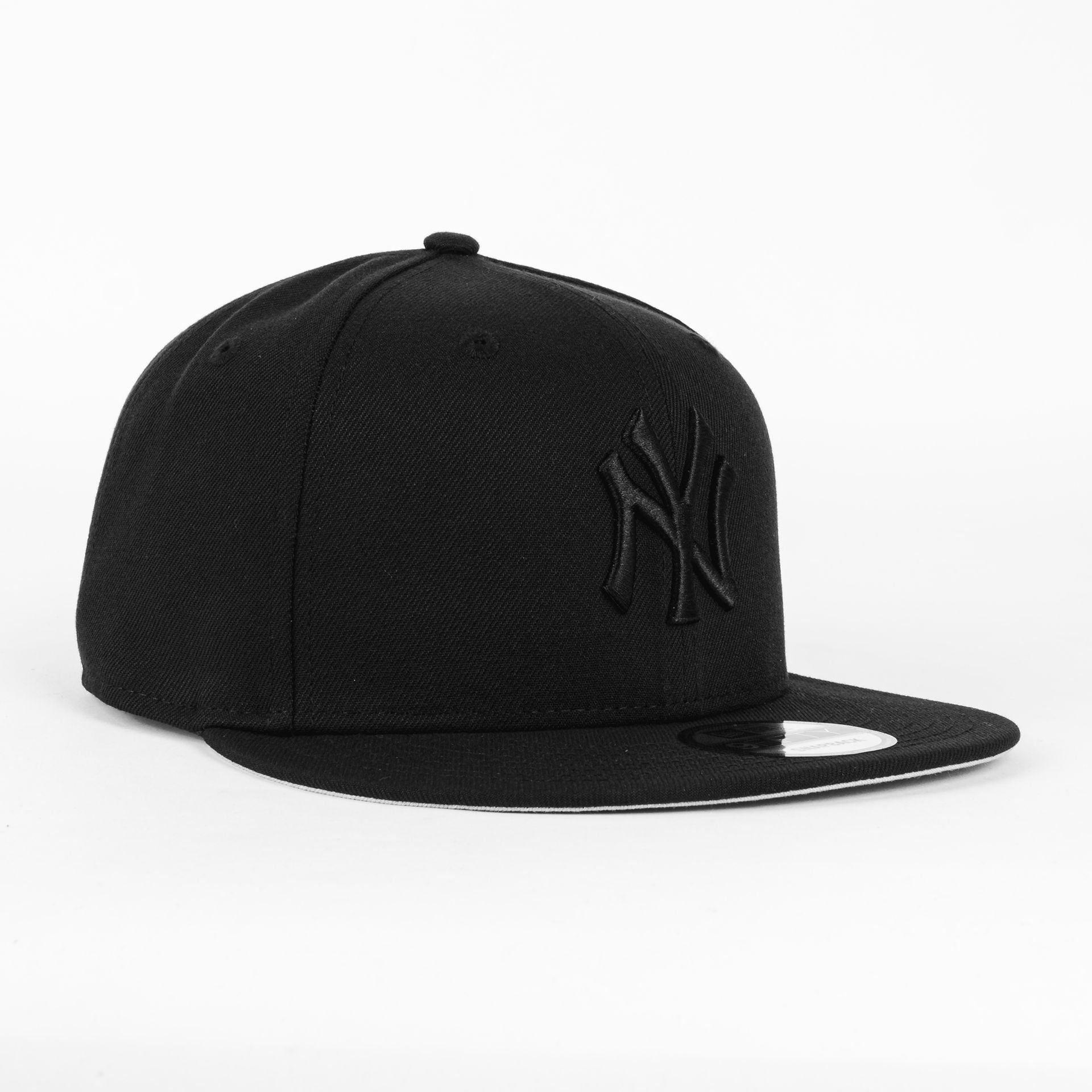 Gorra New Era YANKEES BASIC ALL BLK | Visera Corta Plana Snapback