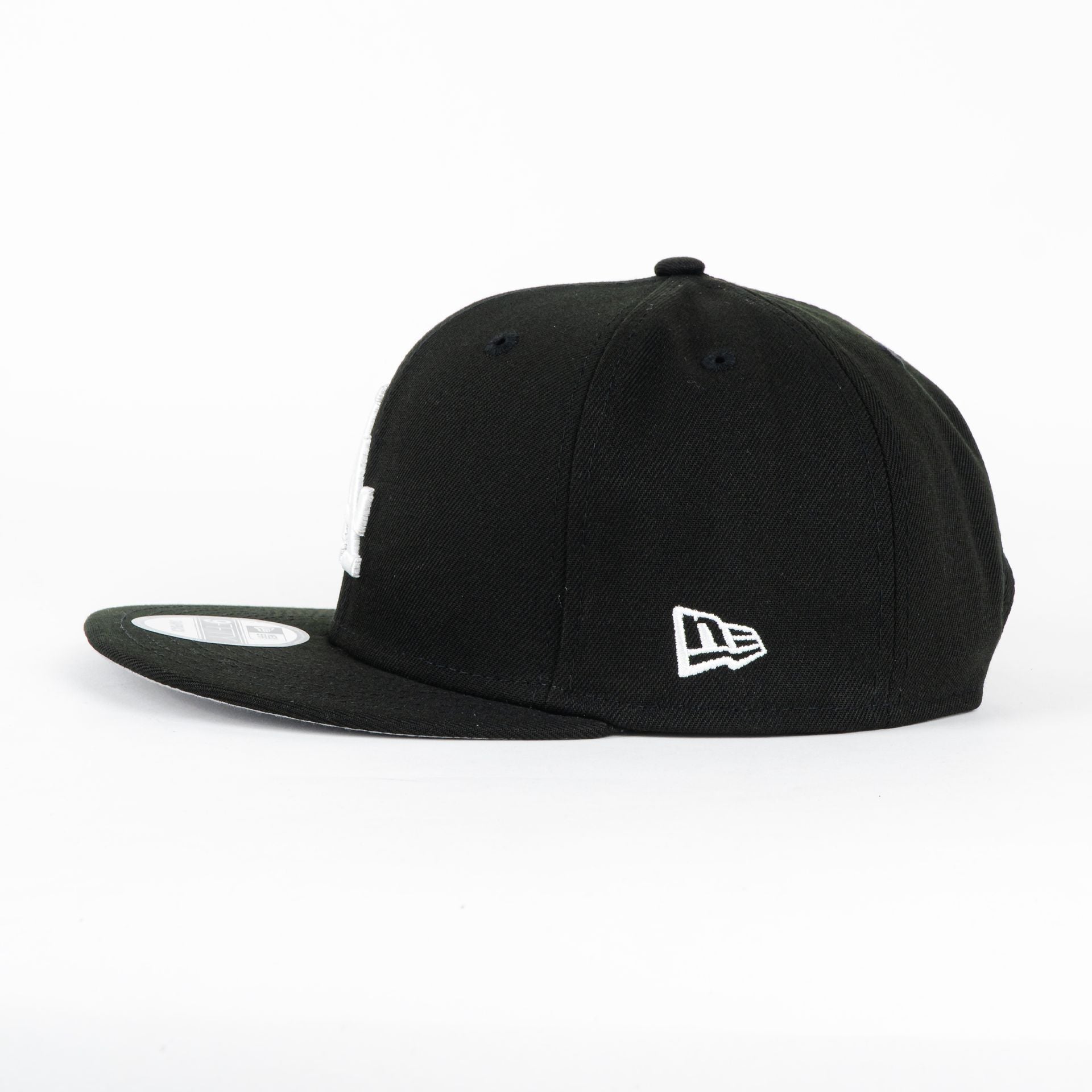 Gorra New Era DODGERS BASIC BLK/WHT | Visera Corta Plana Snapback