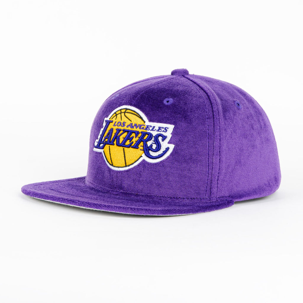 Gorra Mitchell & Ness LAKERS TC VELOUR PURPLE SUEDE | Visera Plana Snapback