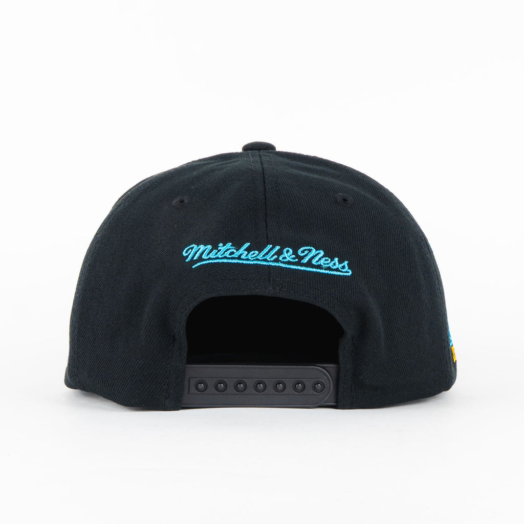 Gorra Mitchell&Ness BULLS CORE XI BLACK/BLUE NEON | Snapback Visera Plana