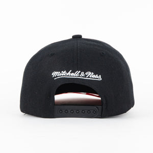 Gorra Mitchell&Ness BULLS HYPER TYPE BLACK/RED | Snapback Visera Semicurva