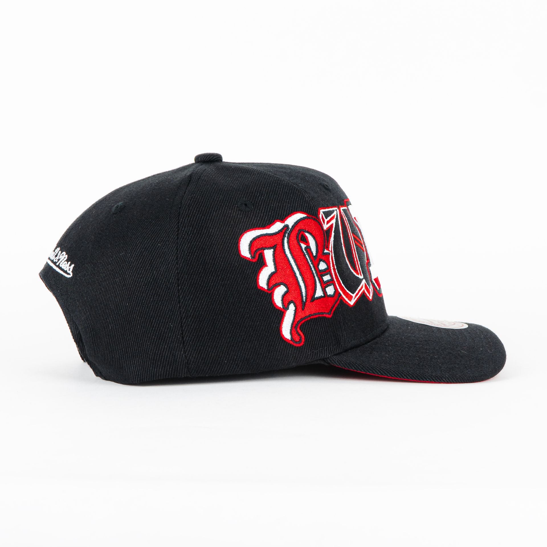 Gorra Mitchell&Ness BULLS HYPER TYPE BLACK/RED | Snapback Visera Semicurva