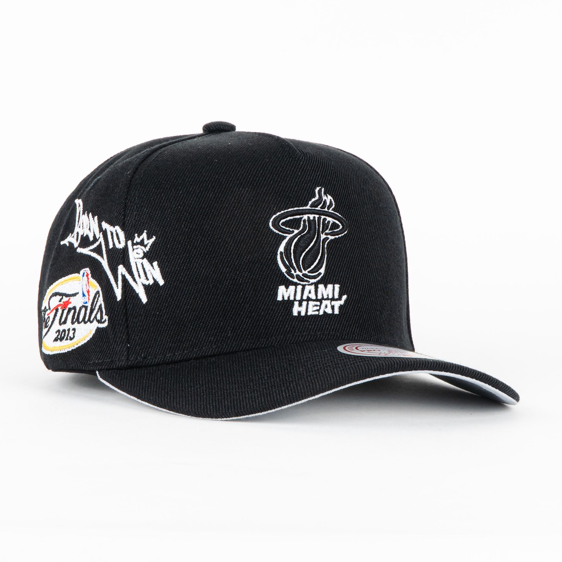 Gorra Mitchell&Ness HEAT BORN TO WIN BLACK | Snapback Visera Semicurva