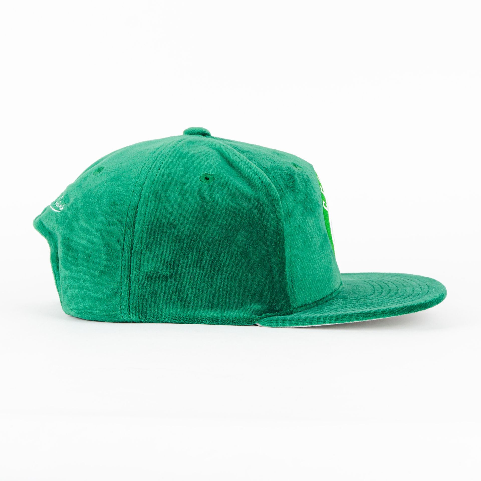 Gorra Mitchell&Ness CELTICS TV VELDUR GREEN SUEDE | Snapback Visera Plana
