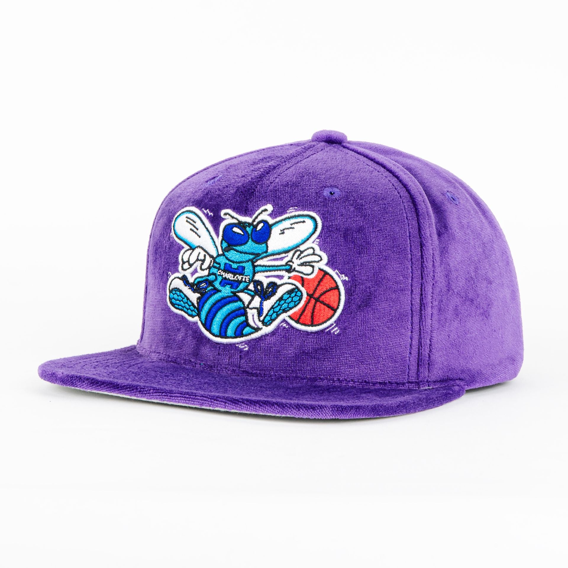 Gorra Mitchell&Ness HORNETS TC VELDUR PUPLE SUEDE | Snapback Visera Plana