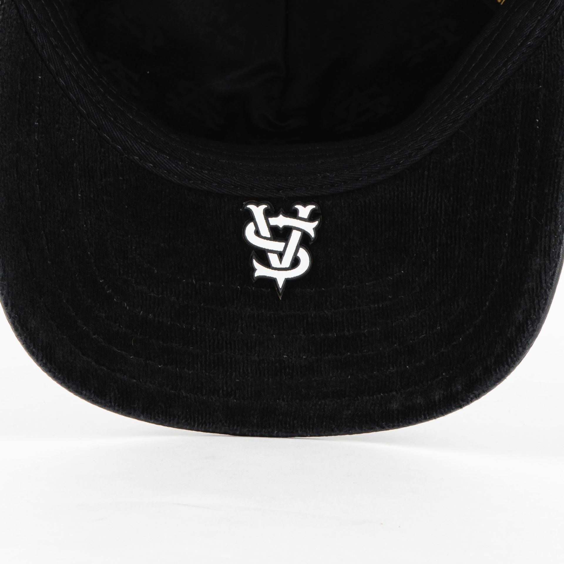 Gorra Vago Style NO FEAR V BLK SUEDE VISOR LEATHER | Snapback Visera Semicurva