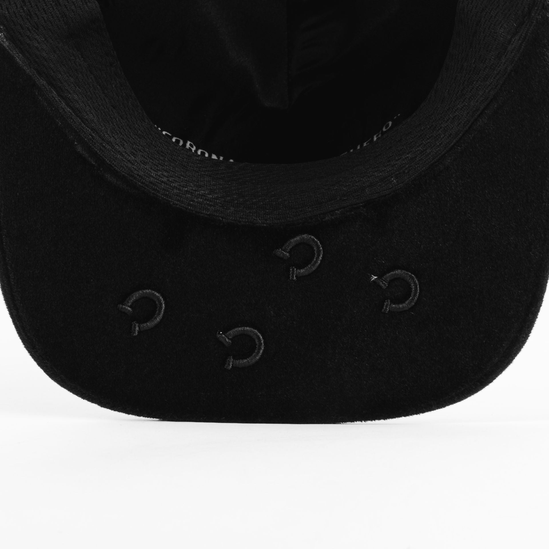 Gorra Sombrero Blanco ELEGANTE BLACK VELVET | Snapback Visera Semicurva