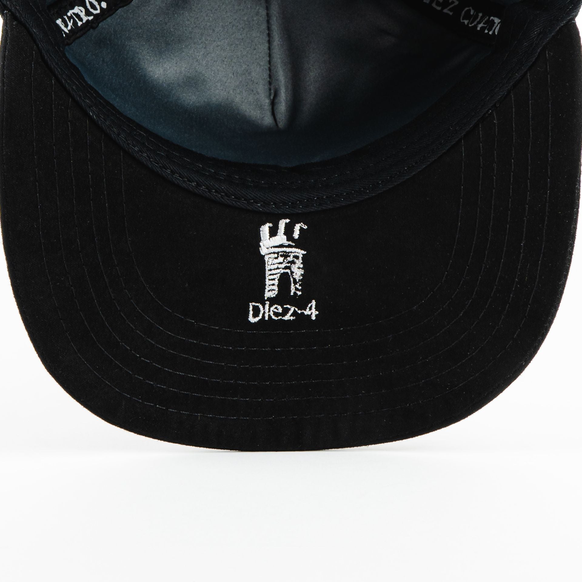 Gorra Diez Cuatro EL REY NO HA MUERTO BLK/RED | Snapback Visera Semicurva