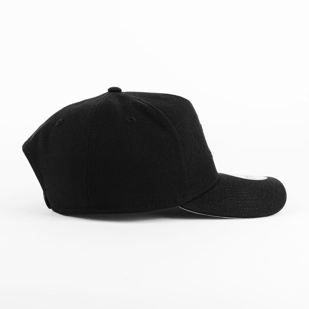Gorra New Era YANKEES  BLACK/WHITE 940F | Snapback Visera Semicurva