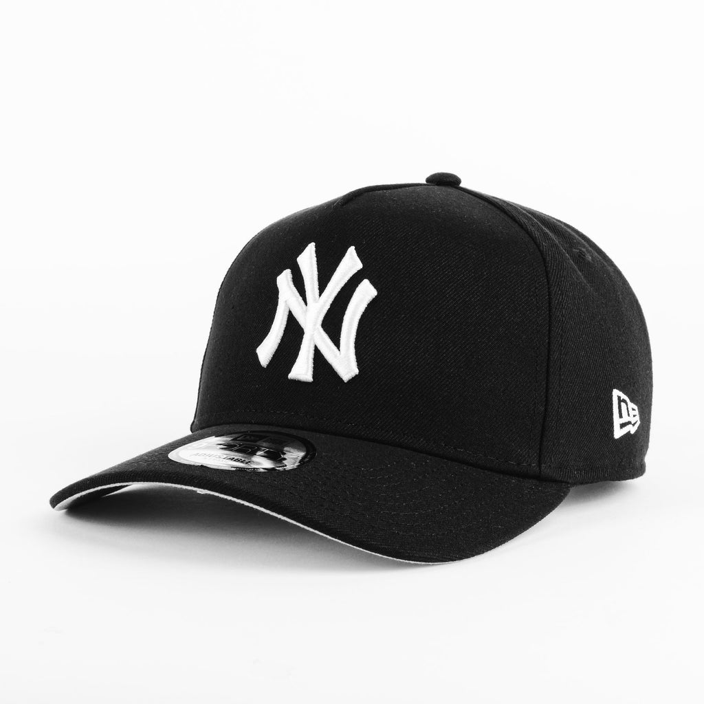 Gorra New Era YANKEES  BLACK/WHITE 940F | Snapback Visera Semicurva