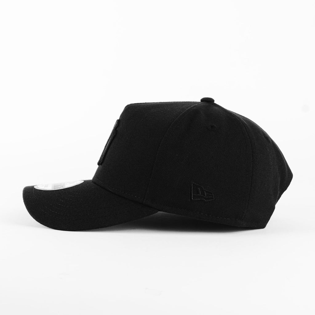 Gorra New Era YANKEES A-FRAME 940 ALL BLACK | Snapback Visera Semicurva