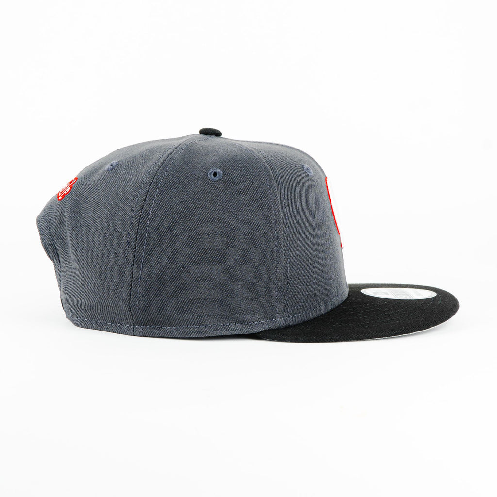 Gorra New Era WHITE SOX CHARCOAL/BLACK | Snapback Visera Semicurva