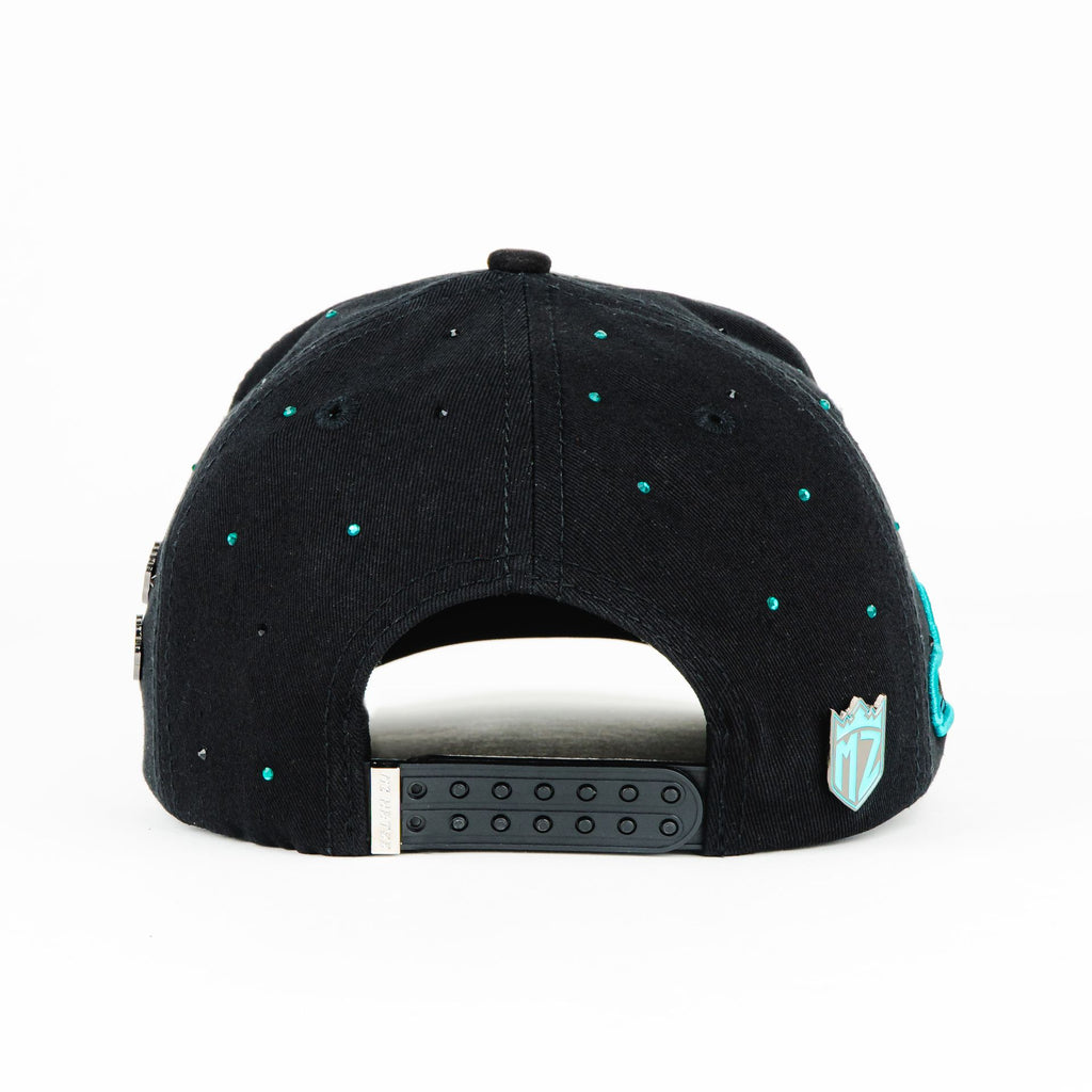 Gorra Mz Hats UNA DISCULPA AQUA CRYSTALES BLK | Snapback Visera Semicurva