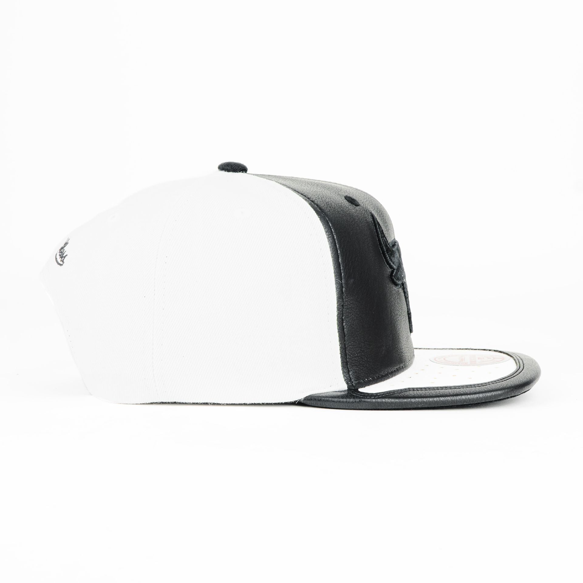 Gorra Mitchell&Ness BULLS DAY ONE WHT/BLK | Snapback Visera Plana