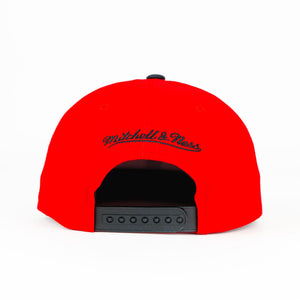Gorra Mitchell & Ness BULLS DAY ONE BLACK/RED | Visera Plana Snapback