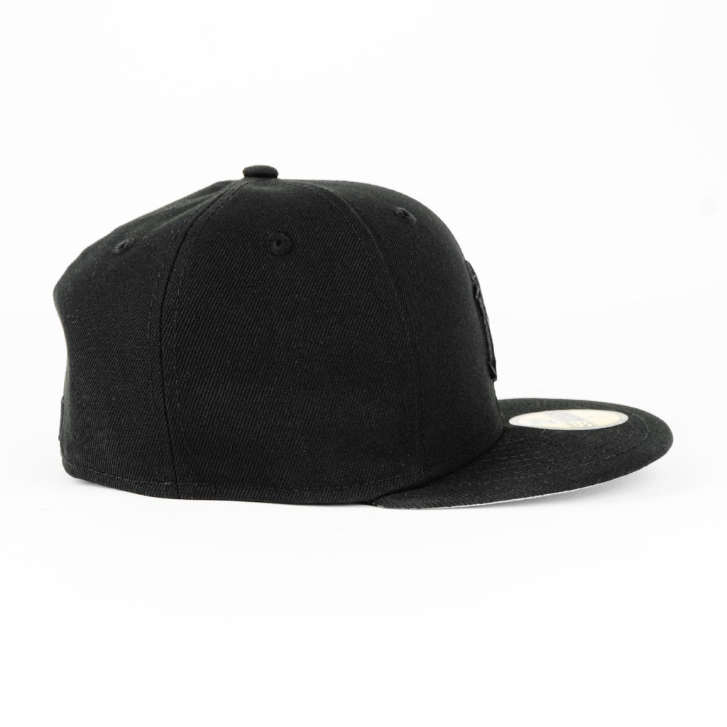 Gorra New Era YANKEES CLASS, ALL BLACK | CERRADA Visera Plana