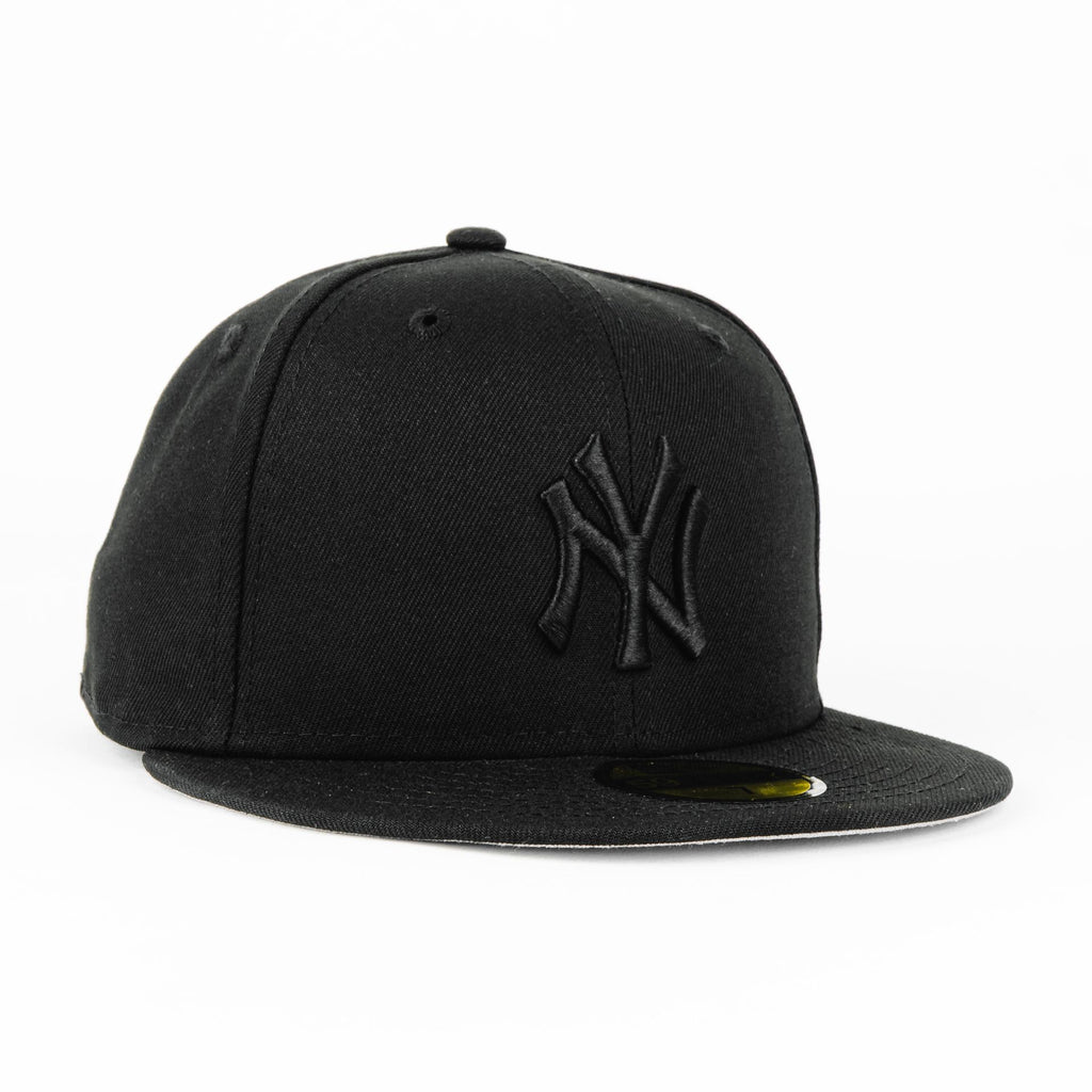 Gorra New Era YANKEES CLASS, ALL BLACK | CERRADA Visera Plana