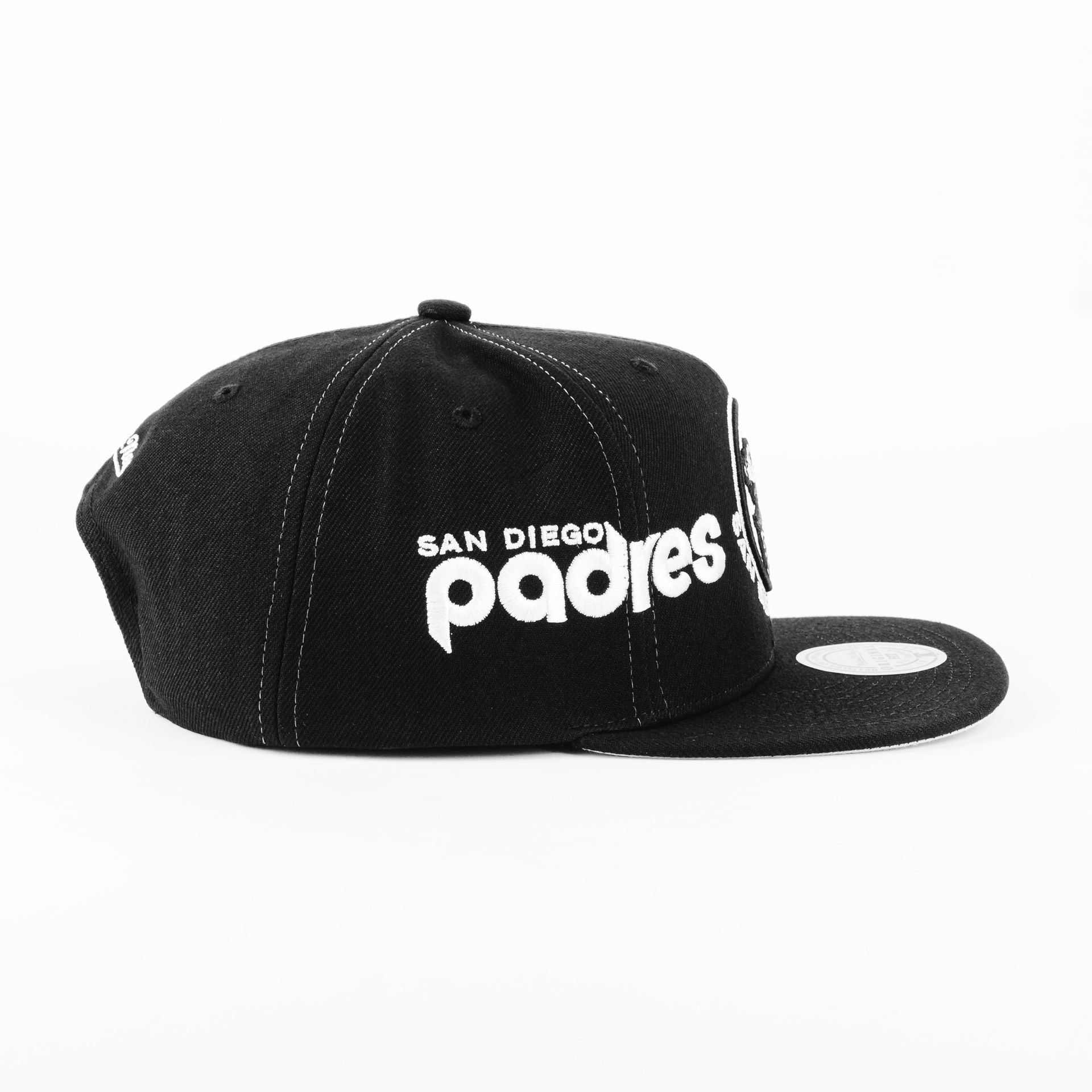 Gorra Mitchell&Ness PADRES TRIFECTA BLK/WHT | Snapback Visera Plana