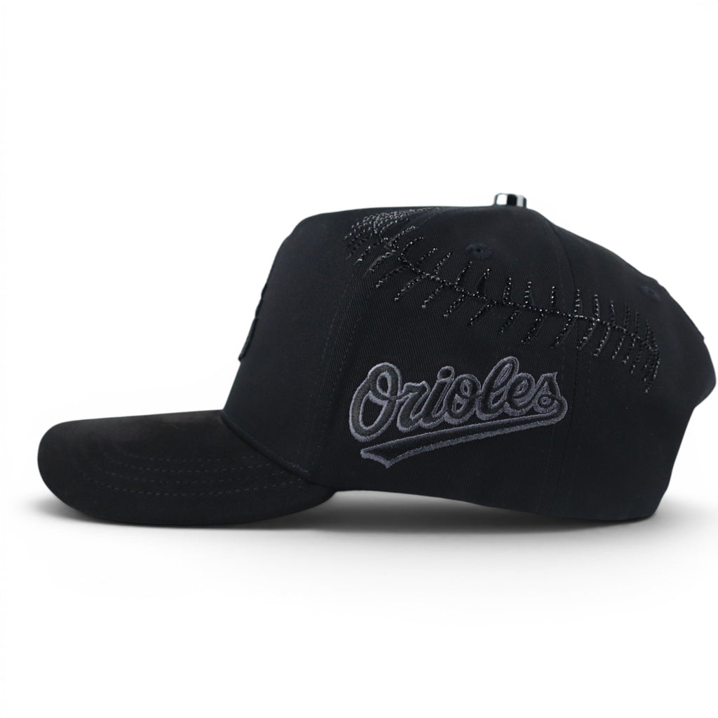 GORRA BIGG BOSS ORIOLES CRISTALS VISOR SUEDE BLACK