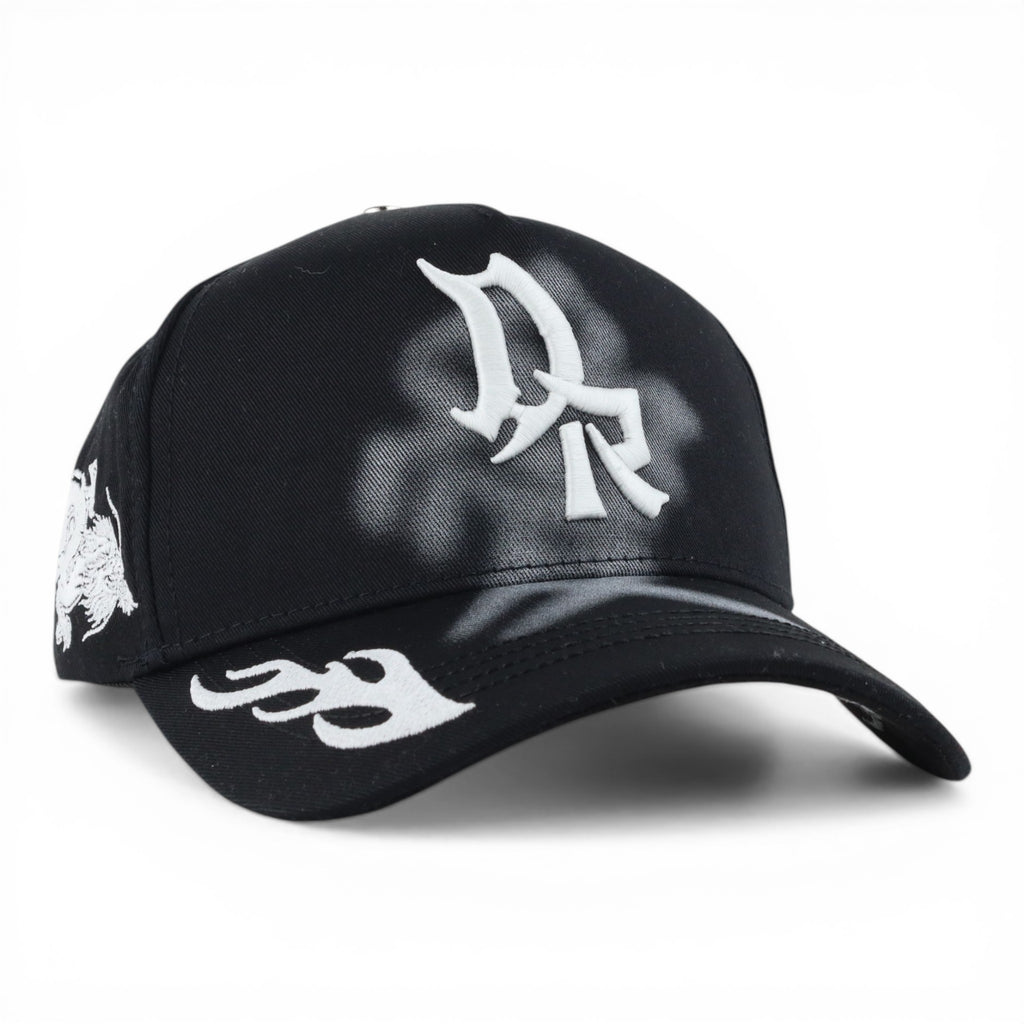 DORAGON BLACK/WHITE