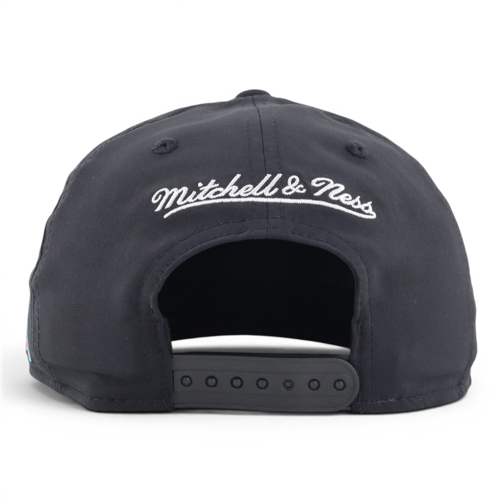GORRA MITCHELL & NESS GRIZZLIES APRIL SHOWERS BLK