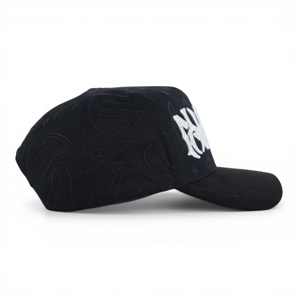GORRA RUFIANOS NY BANDANA NEGRA/BLANCO VISOR SUEDE